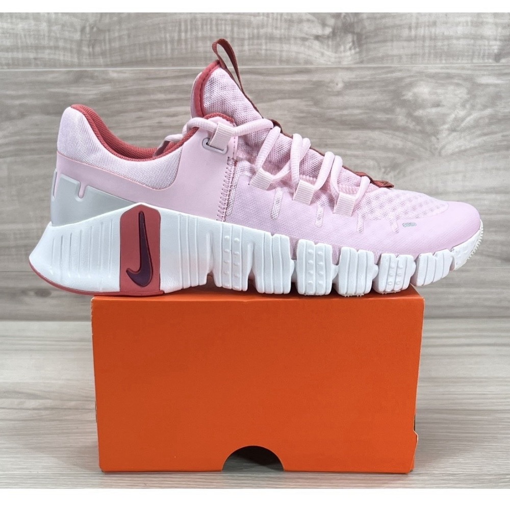 Women's 11 - Nike Free Metcon 5 Pink Foam Dark Team Red Adobe DV3950-603